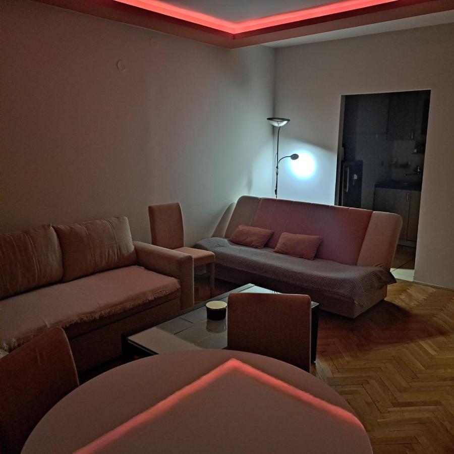 Maja Apartment Novi Sad Buitenkant foto